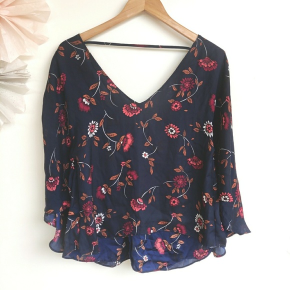 cupcakes & cashmere Tops - Cupcakes & Cashmere Blue Floral Flowy Blouse